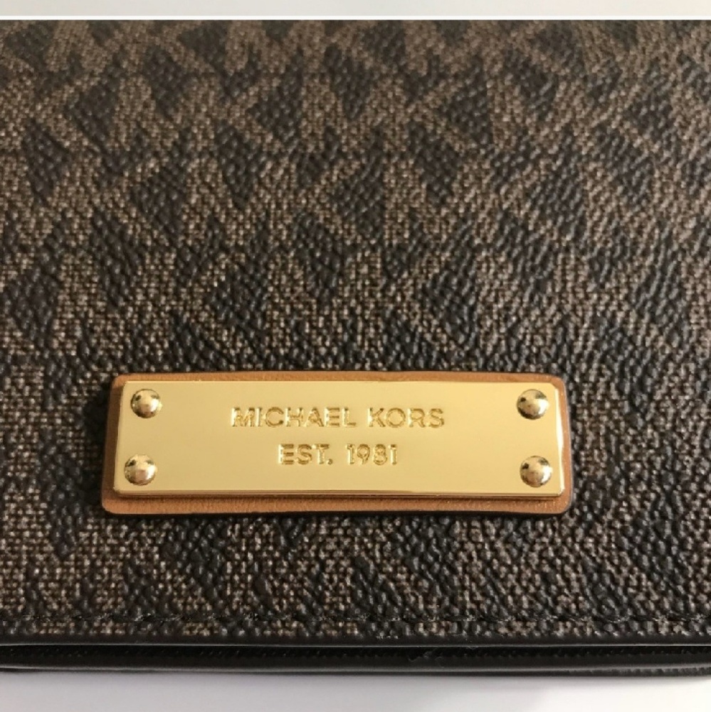 New w/out tags-Michael Kors Brown Signature wallet